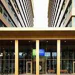 Express - North Riverside By Ihg Hotel