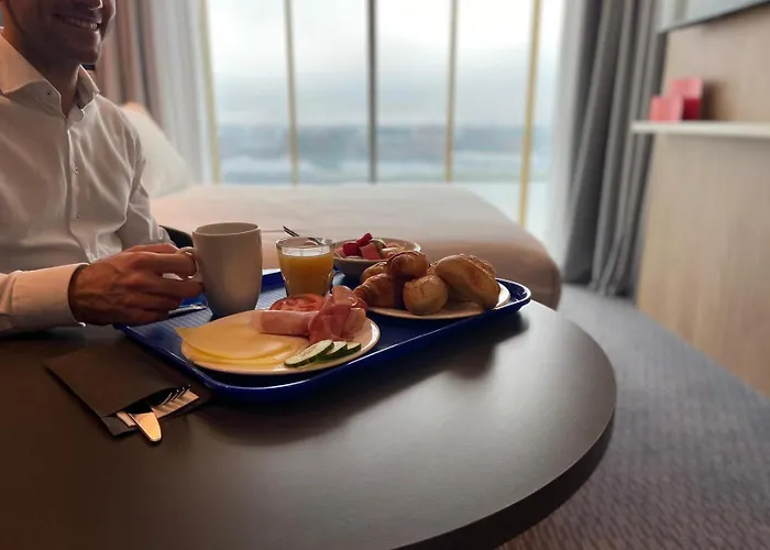 Express - North Riverside By Ihg Hotel 3*