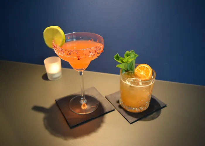 Express - North Riverside By Ihg Hotel