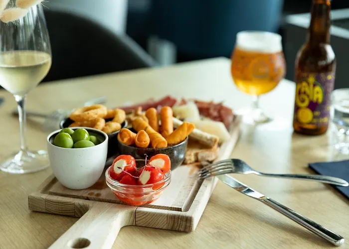 Express - North Riverside By Ihg Hotel