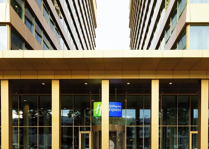 Express - North Riverside By Ihg Hotel