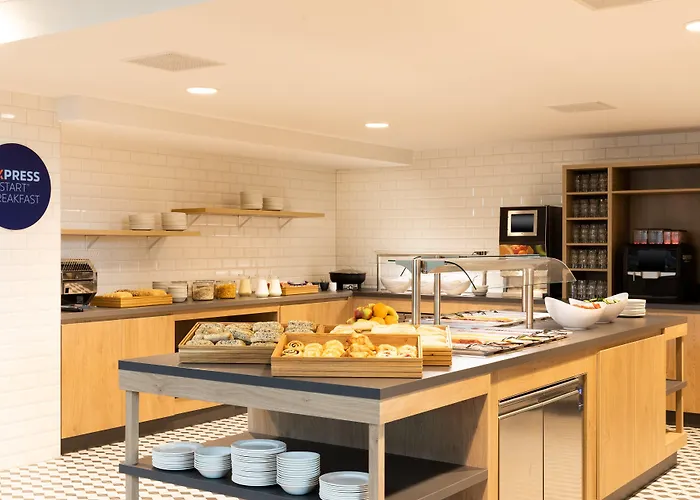 Express - North Riverside By Ihg Hotel